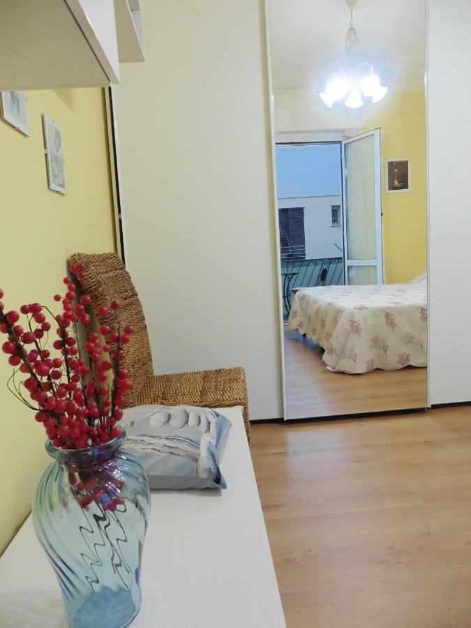 Raffaello Beach Apartment - 50 M From The Sea - Wifi Савона Экстерьер фото